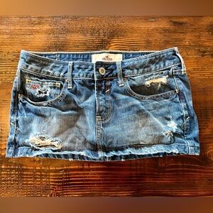 Hollister Distressed Mini Denim Skirt Medium Wash Size 26